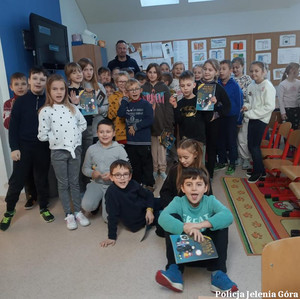 Bezpieczne Ferie-spotkanie z uczniami w Szkole Podstawowej nr 1 w Szklarskiej Porębie