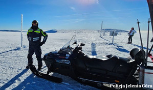 Jeleniogórski policjant we wspólnym patrolu ze strażnikiem KPN dbali o bezpieczeństwo  na górskich szlakach w Szklarskiej Porębie
