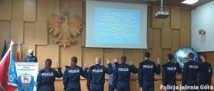 Uroczyste ślubowanie młodych policjantów.