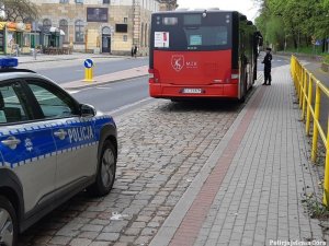 kontrola autobusu pod kątem maseczek