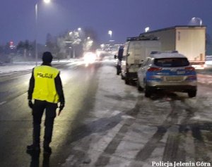 Policjant w trakcie działań