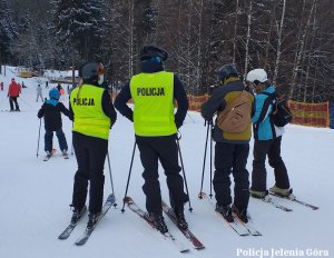 Policjanci na stoku