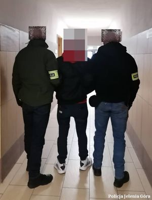 Mężczyzna zatrzymany przez policjantów