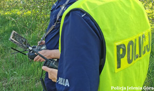 Policjanci z dronem