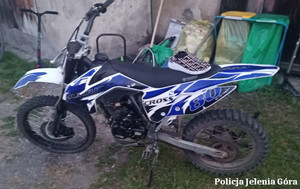 Policjanci najpierw odzyskali motocykl, a następnie ustalili i zatrzymali sprawcę kradzieży