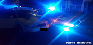 Ucieczkę przed policjantami zakończył na radiowozie