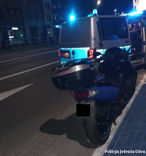 Policjanci zatrzymali nietrzeźwego motocyklistę, który odpowie również za ich znieważenie