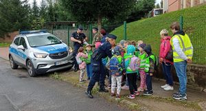 VIII Bieg terenowy przedszkolaków w koalicji na rzecz bezpieczeństwa z jeleniogórską policją