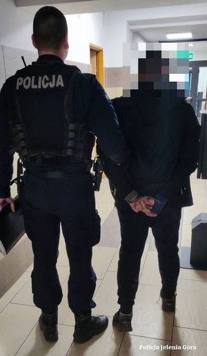 Włamał się i okradł samochód- został zatrzymany przez policjantów