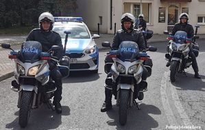 Policjanci na motocyklach