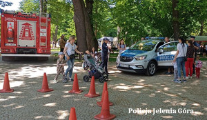 Jeleniogórscy policjanci na pikniku charytatywnym dla Filipka