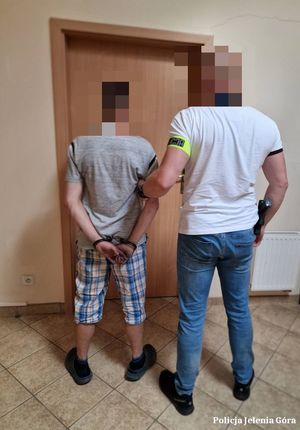 Policjanci odzyskali telefon i zatrzymali mężczyznę podejrzanego o jego kradzież