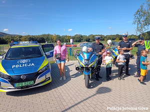 Policjanci na festynie