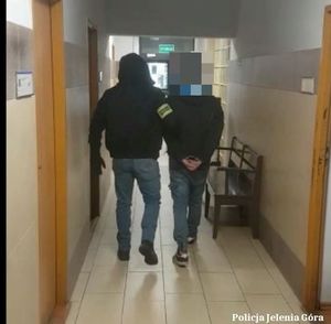 Policjant w czasie wolnym od służby zatrzymał poszukiwanego mężczyznę