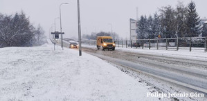 Bardzo trudne warunki na drogach. Apelujemy o ostrożność i rozsądek