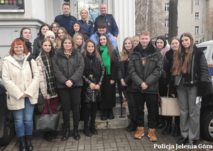 O bezpieczeństwie i zagrożeniach, a także o naborze do Policji rozmawiali mundurowi ze studentami