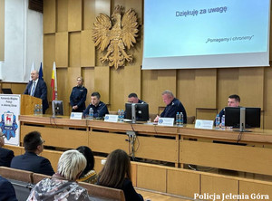 Odprawa służbowa jeleniogórskiej policji