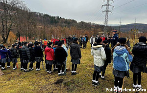 Dzielnicowy na spotkaniu z harcerzami