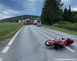 Śmiertelny wypadek z udziałem motocyklisty. Policja apeluje o ostrożność