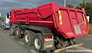 Pojazd Scania i radiowóz