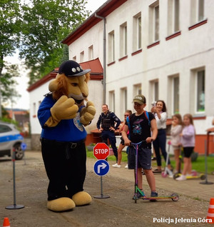 Policjanci na festynach