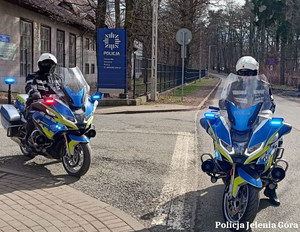 Policjanci na motocyklach