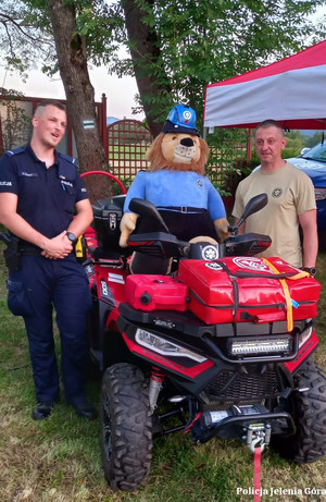 Policjanci podczas festynów