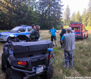 Policjanci z Kowar odnaleźli zaginionego grzybiarza