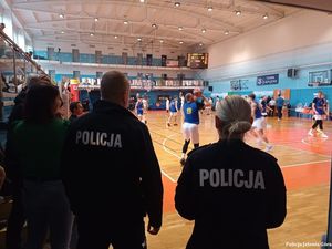 Policjanci na meczu