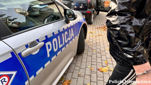 Nietrzeźwa kierująca z  zakazem zatrzymana przez policjantów