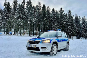 Zima na jeleniogórskich drogach. Policja apeluje o ostrożną jazdę