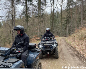 Szkolenie z obsługi quadów dla funkcjonariuszy Policji. Wspólne działania służb w trudnym terenie