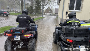 Wspólne patrole policji i straży leśnej – walka z nielegalnymi wjazdami do lasów i na teren Karkonoskiego Parku Narodowego