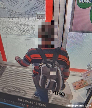 Skradziony telefon, dokumenty i nielegalne transakcje. Jeleniogórscy policjanci zatrzymali 59-latka podejrzanego o kradzież i włamania