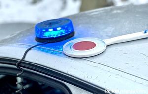 Bezpieczeństwo na drogach priorytetem. Jeleniogórscy policjanci apelują o ostrożność!