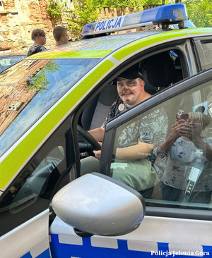 Policjanci na obchodach Dnia Dziecka