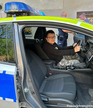 Policjanci na obchodach Dnia Dziecka