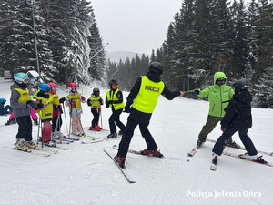 Policjanci na nartach