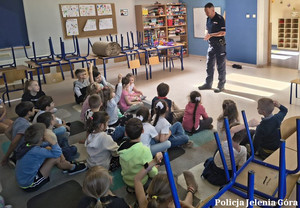 Bezpieczne Wakacje 2025. Policjanci edukują i bawią podczas rodzinnych festynów