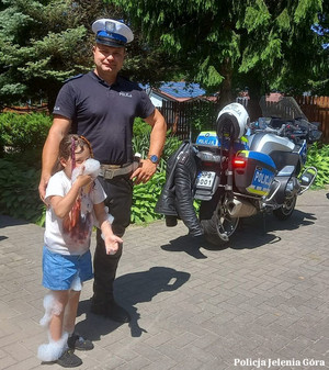 Policjanci w ramach akcji &quot;Kręci mnie bezpieczeństwo ...latem
