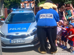 Policjanci w ramach akcji &quot;Kręci mnie bezpieczeństwo ...latem