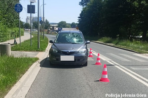 Tragiczny wypadek na ulicy Ogińskiego w Jeleniej Górze. Policja apeluje o ostrożność i rozwagę na drodze