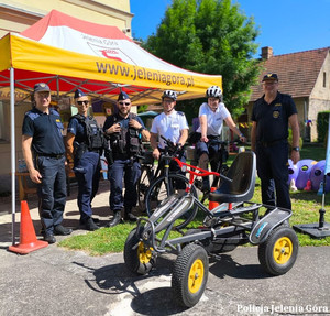„Bezpieczne Wakacje 2025” – policjanci z Jeleniej Góry edukują najmłodszych w trosce o ich bezpieczeństwo