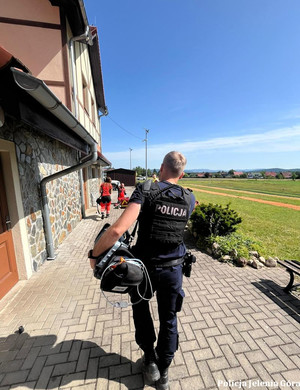 policjanci na ćwiczeniach ratowniczych