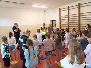 Mundurowi na spotkaniu zz dziećmi