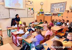 policjantka z dziećmi