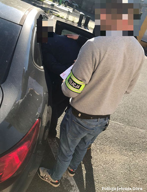 Jeleniogórscy policjanci zatrzymali siedem osób poszukiwanych