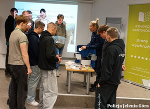 Policjanci na I Festiwalu Kryminalnym w Jeleniej Górze – spotkania, edukacja i prewencja