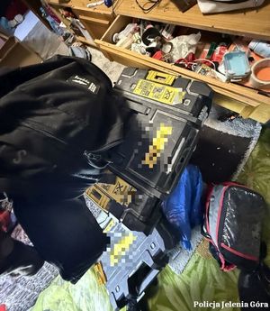Odnalezione w mieszkaniu zatrzymanego skradzione mienie