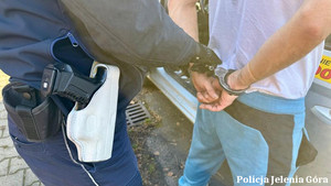 Długi weekend pod okiem policji. Kontrole i działania na rzecz bezpieczeństwa w Jeleniej Górze i regionie